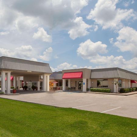 Ramada By Wyndham New Iberia Hotell Eksteriør bilde