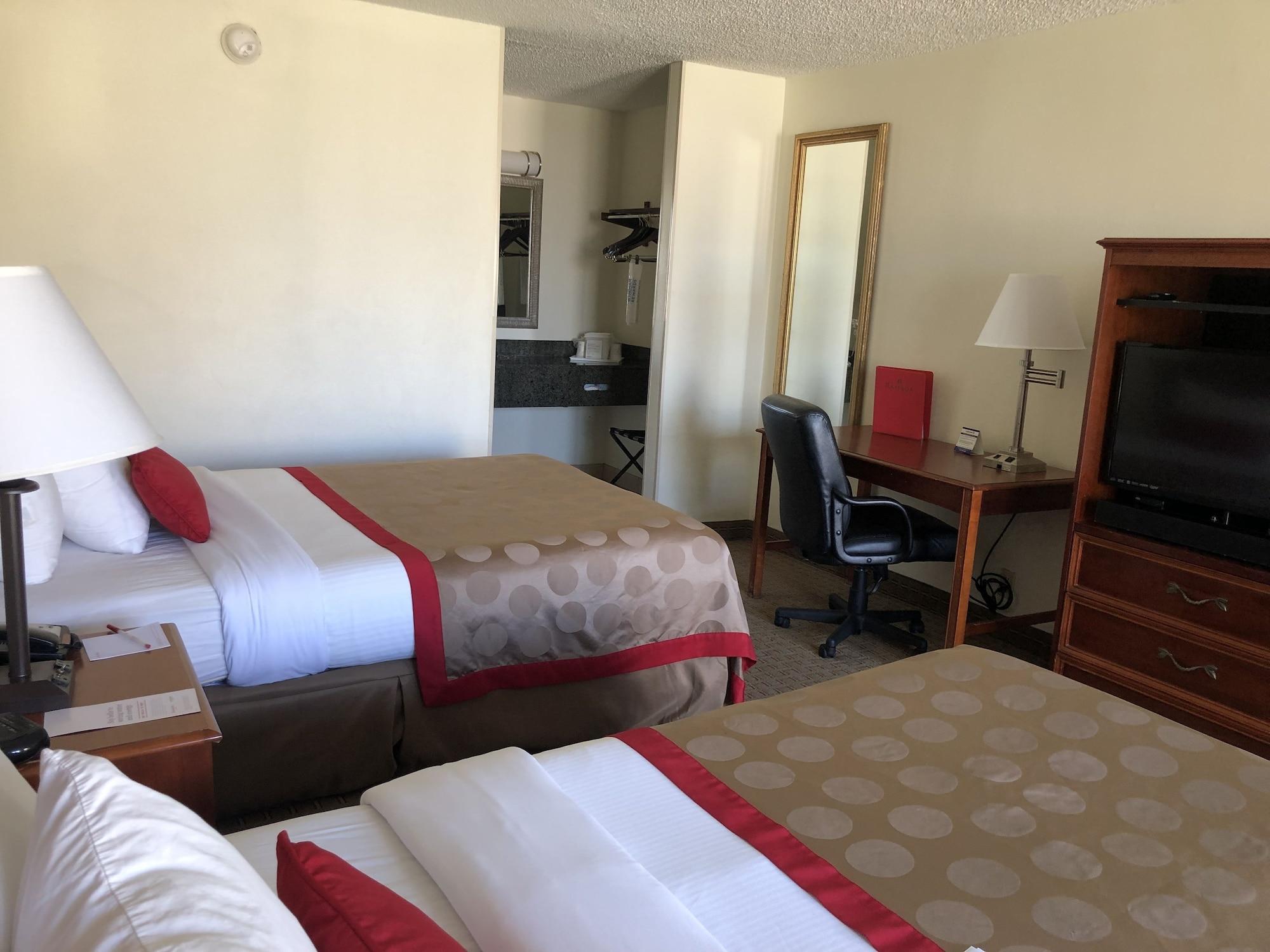 Ramada By Wyndham New Iberia Hotell Eksteriør bilde