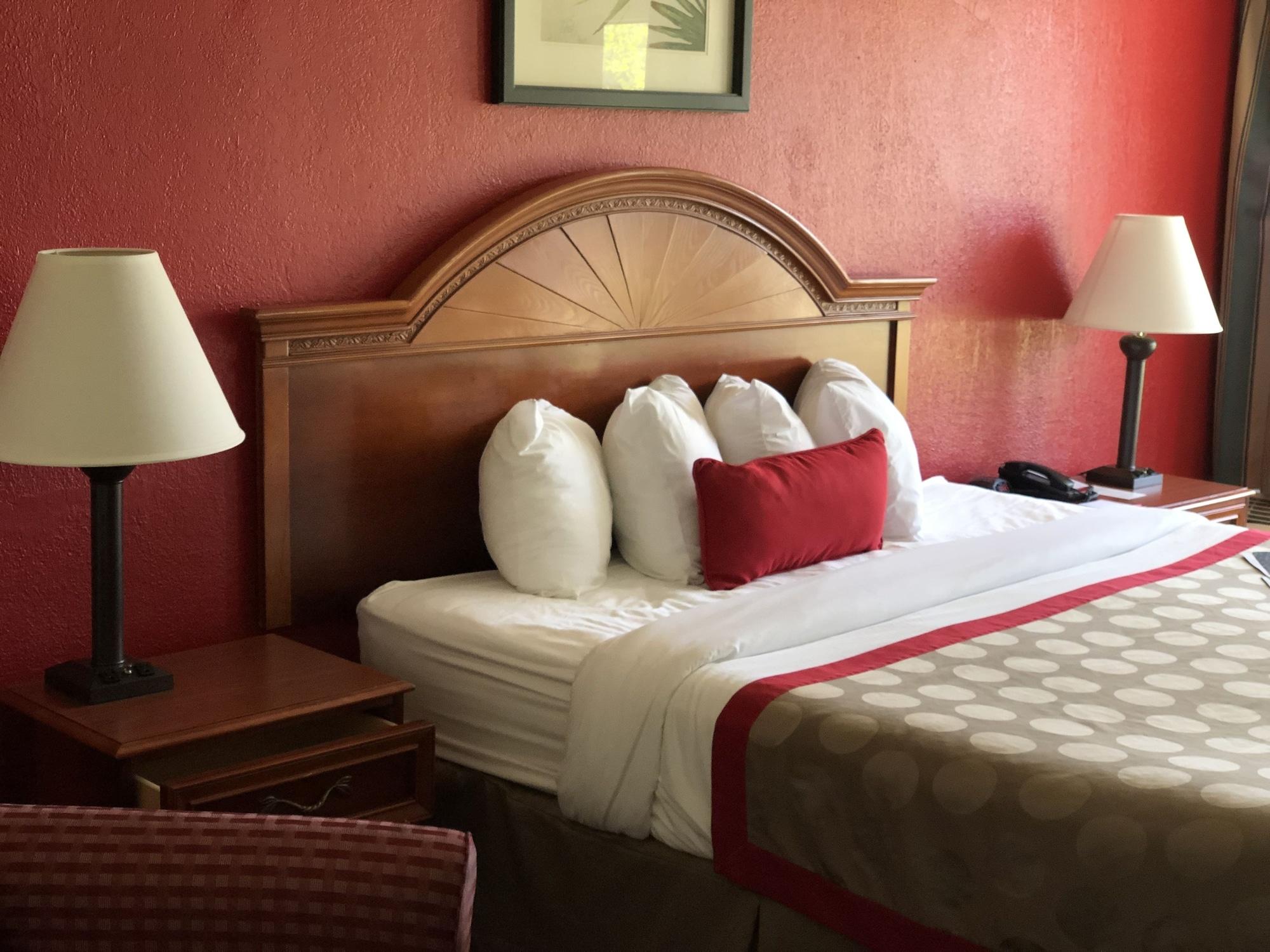 Ramada By Wyndham New Iberia Hotell Eksteriør bilde