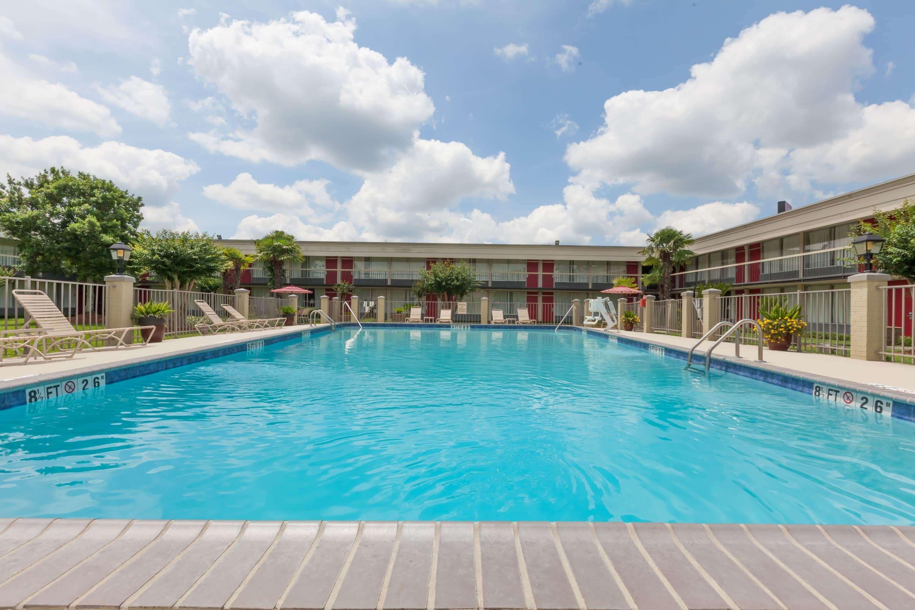 Ramada By Wyndham New Iberia Hotell Eksteriør bilde