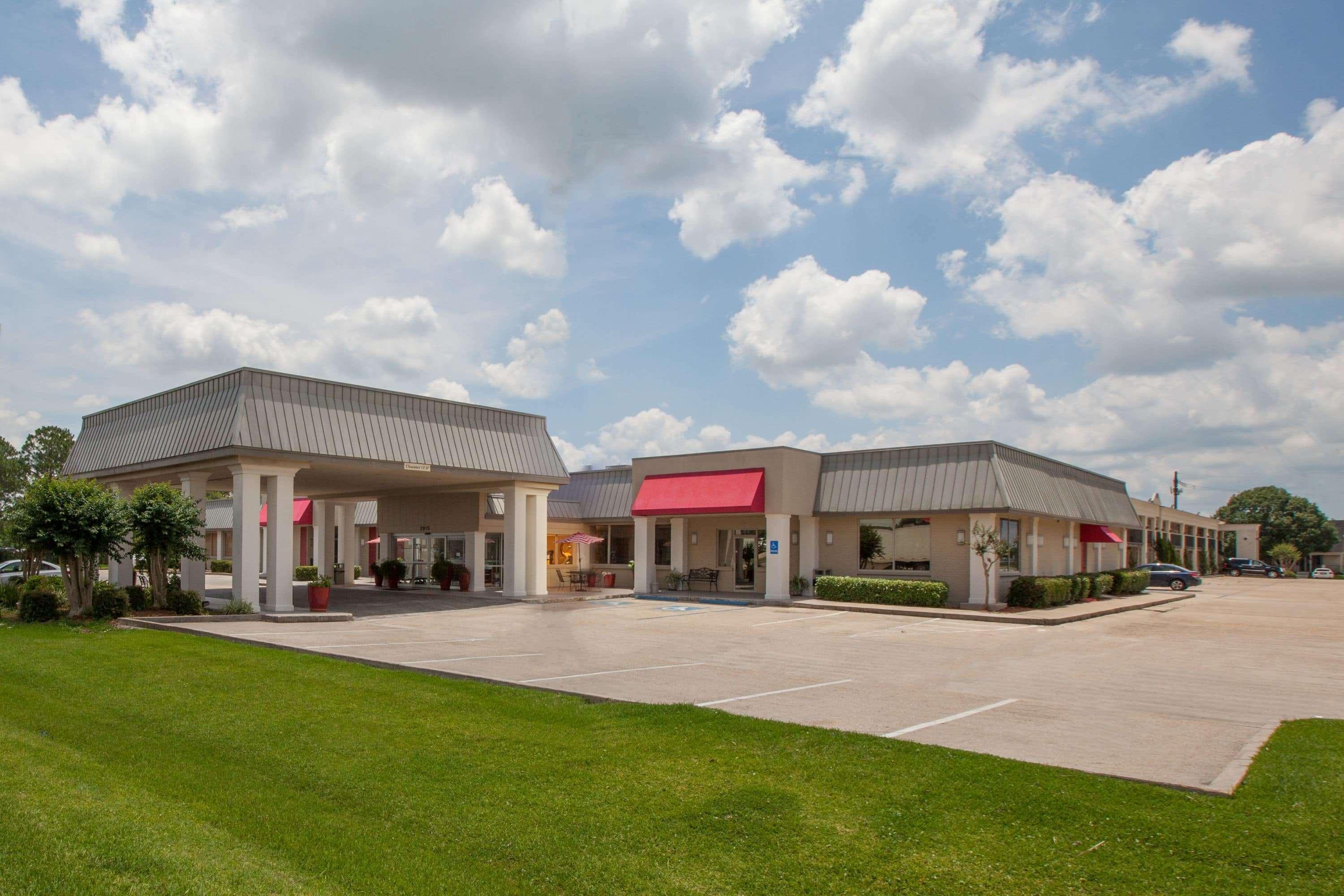 Ramada By Wyndham New Iberia Hotell Eksteriør bilde