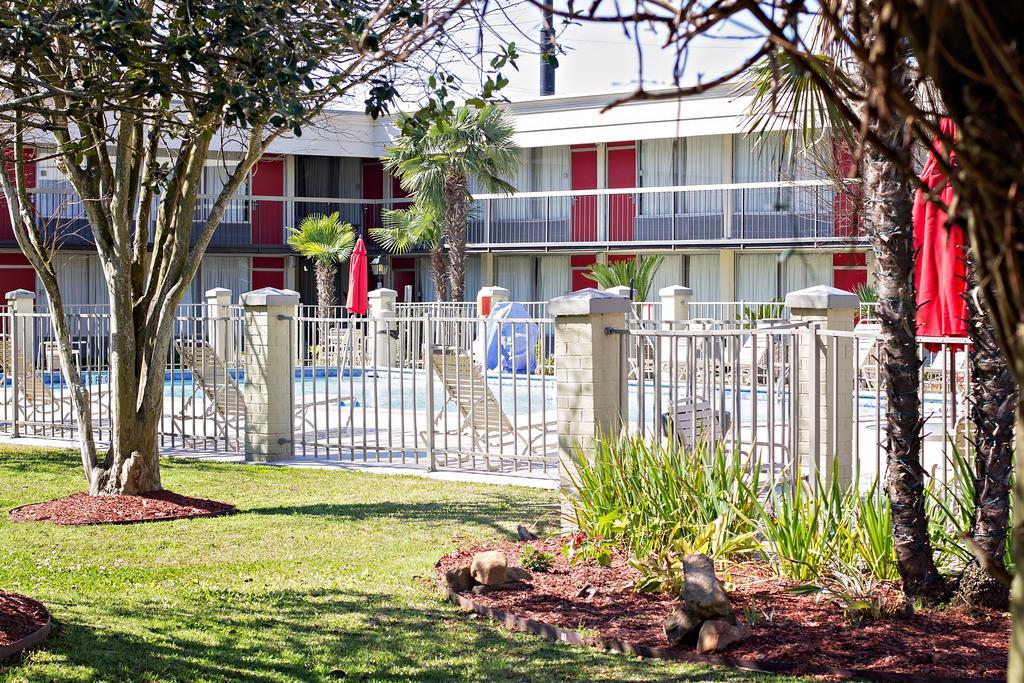 Ramada By Wyndham New Iberia Hotell Eksteriør bilde