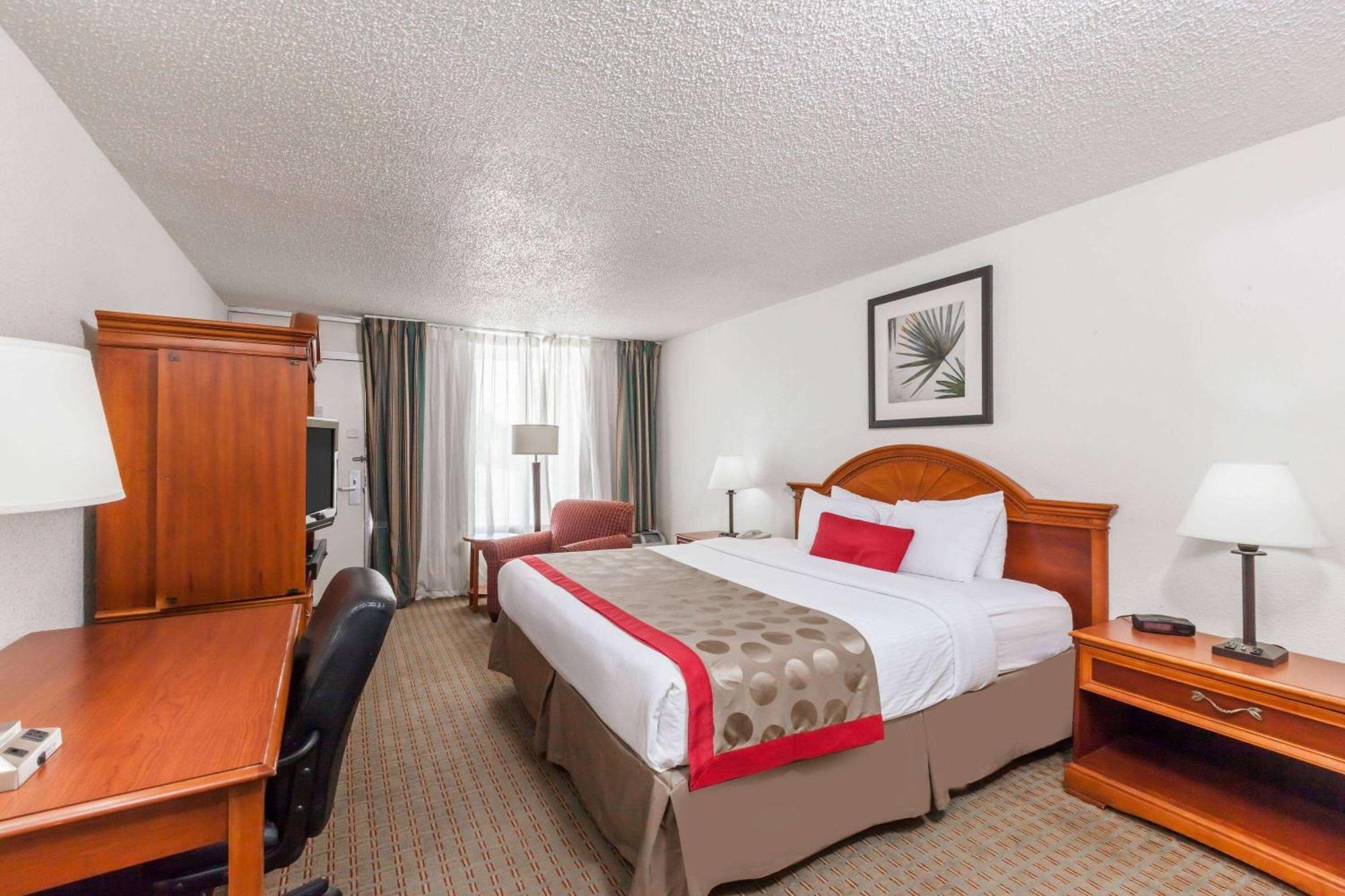 Ramada By Wyndham New Iberia Hotell Eksteriør bilde