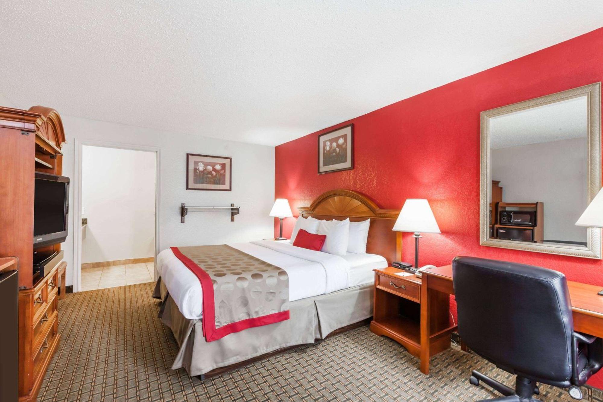 Ramada By Wyndham New Iberia Hotell Eksteriør bilde